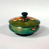 Moorcroft-Clematis-Lidded-Dresser-Box-1