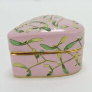 Minton-Mistletoe-Box-Side