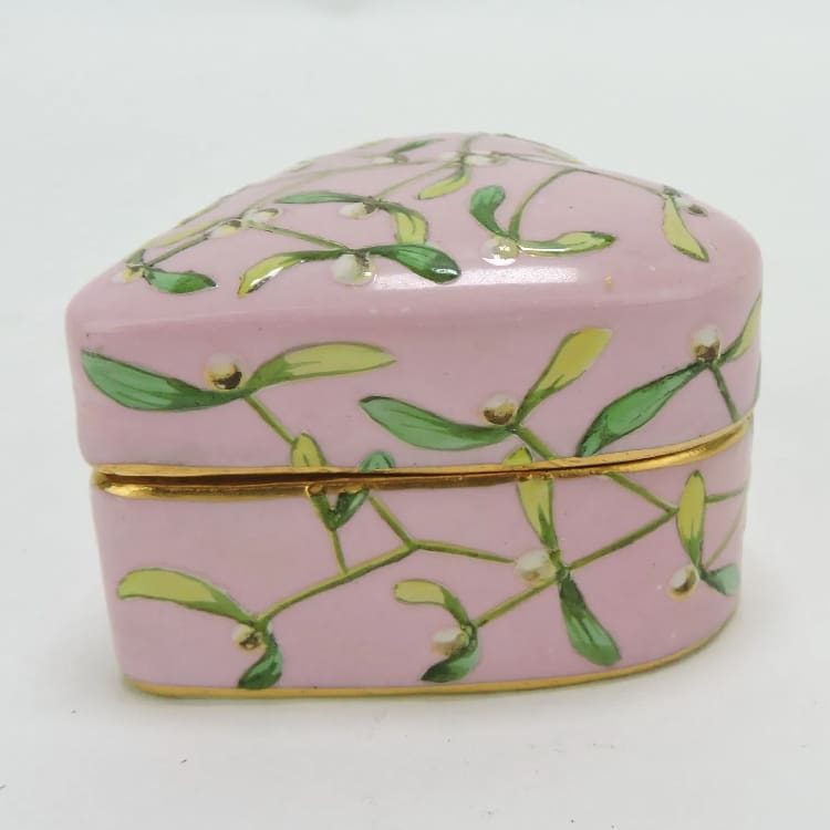 Minton-Mistletoe-Box-Side