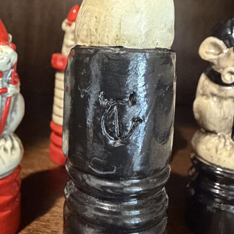 King-Back-Mark King-Back-Mark